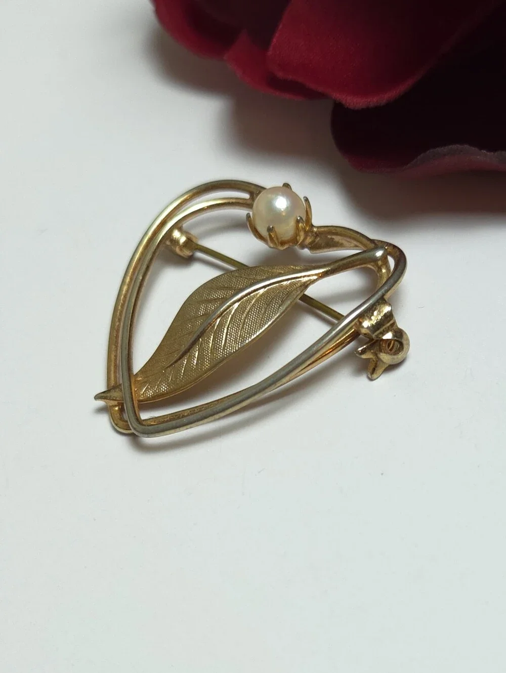 Vintage Gold Plated Genuine Pearl Double Heart & Leaf Brooch